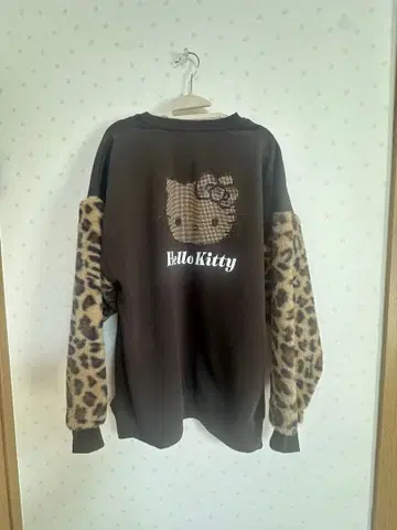 HelloKitty 맨투맨 아베일