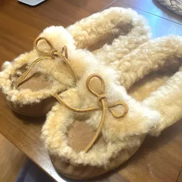 미네통카 ULUTIMATE SHEEPSKIN 모카신 US5 23cm