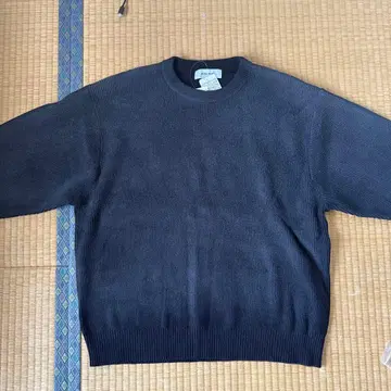 그라데이션 다크 그레이 스웨터