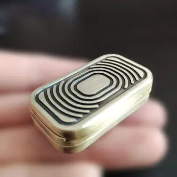 금속제 피젯 토이 골드