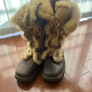 BORN 무톤 부츠 브라운 퍼 포함