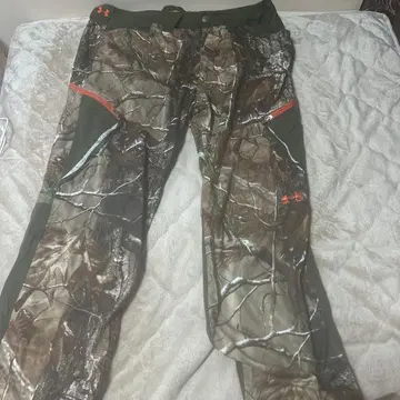 언더아머 카모플라쥬 카고 팬츠