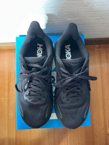 호카 클리프톤 10 23.0cm 블랙 스니커즈