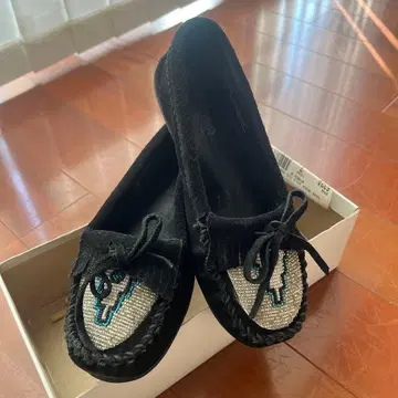Minnetonka 미네통카 비즈 장식 모카신 블랙