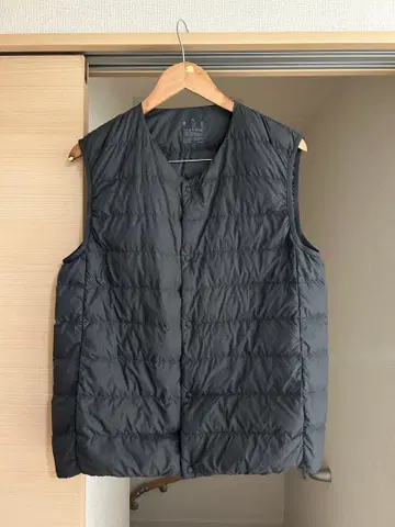 무인 재생 나일론 경량 노카라 다운 베스트