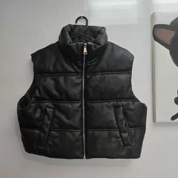 블랙 합성 피혁 퀼팅 베스트