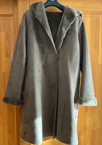 어반리서치 로쏘 에코 무스탕 코트 후드 프리 사이즈