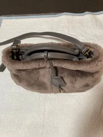 본 무스탕 숄더백