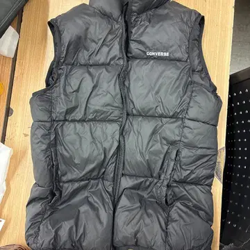 CONVERSE 블랙 다운 베스트 LL