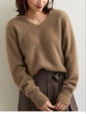 그린 레이블 릴랙싱 KFC 헤어 리 V넥 니트