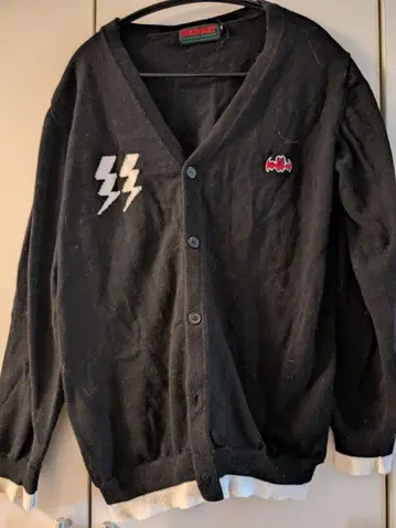 번개와 배트 자수 가디건