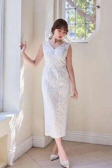 Waltz Floral Lace Belted Dress [S]