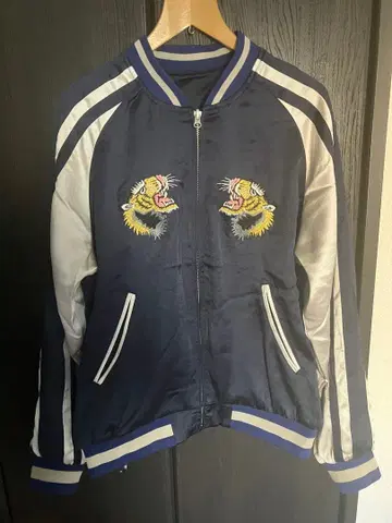 호랑이 자수 네이비 블루 스카잔