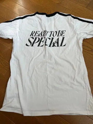 READY TO BE SPECIAL T셔츠 M사이즈