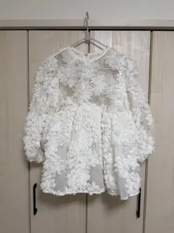 Acka. flower peplum blouse