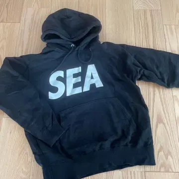 SEA 로고 블랙 후드티