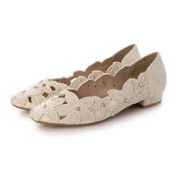 Bridget Birkin 플라워 컷워크 라메 펌프스 아이보리