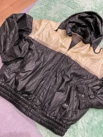 DIMAGGIO 디마지오 윈드 후드티 (푹신한 속기모 포함) 사이즈 IV