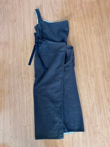 FUMIKA UCHIDA 원숄더 에이프런 드레스