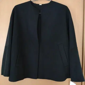 미사용 새상품 미라 오웬 노카라 하프 코트 블랙