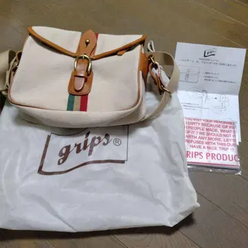 grips 숄더백