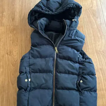 네이비 후드 부착 다운 베스트