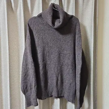 두지엠 클라세 터틀넥 니트