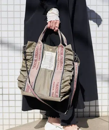 [ 새상품 ] THEATRE PRODUCTS 자카드 테이프 프릴 백