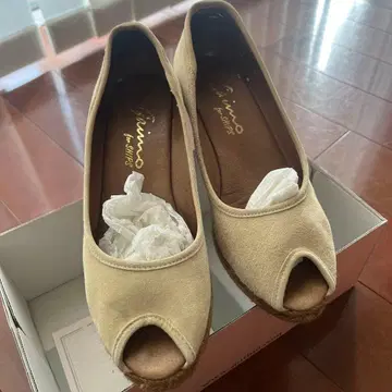 가이모 에스파드리유 베이지 스웨이드 오픈토 샌들