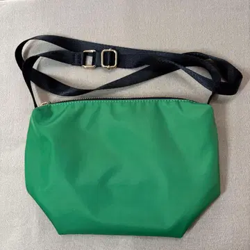 그린 숄더백 프론트 포켓 부착 사코슈