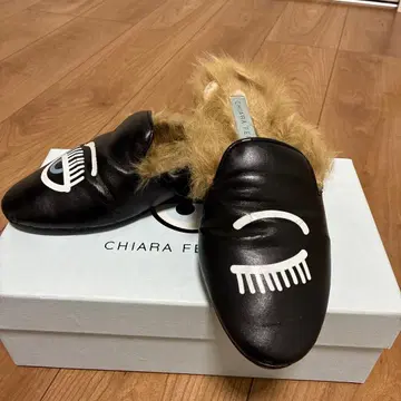 CHIARA FERRAGNI 퍼 포함 슬리퍼