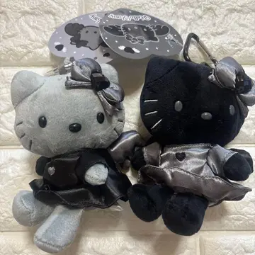 새상품 2점 헬로키티 엔젤 키티 마스코트 참 블랙 그레이