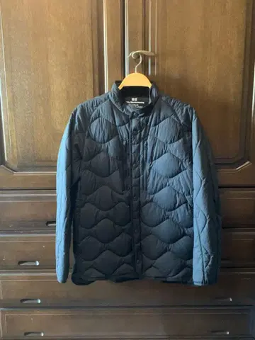 UNIQLO 화이트 마운티니어링 다운 자켓