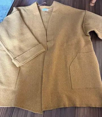 카멜색 포켓 부착 니트 스웨터 F