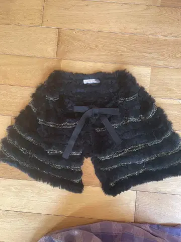 비즈 장식 블랙 퍼스트 스톨 UNITED ARROWS