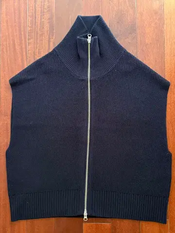 미사용 새상품급 relume 네이비 슬리브리스 니트 저널 스탠다드