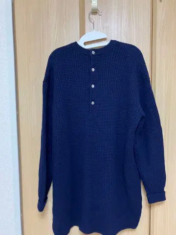 23구 네이비 와플 편직 긴팔 스웨터