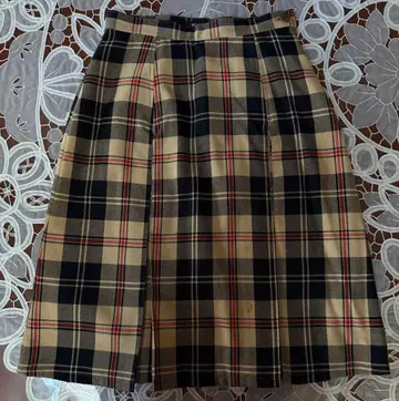 러버즈락 체크 무늬 플리츠 스커트 무릎 기장