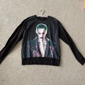 조커 프린트 블랙 맨투맨