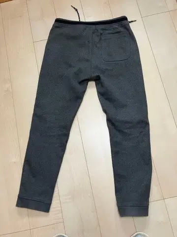 빔즈 그레이 스웨트 팬츠 슬림핏