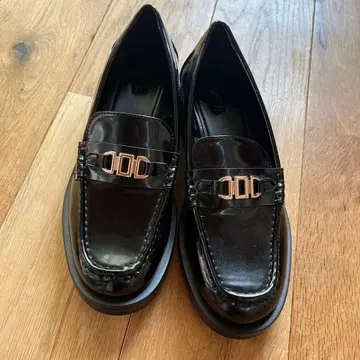 ZARA 블랙 로퍼 35