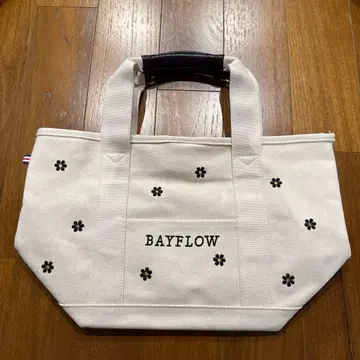 BAYFLOW 데이지 패턴 토트백