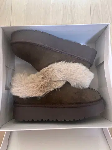 브라운 어그 부츠