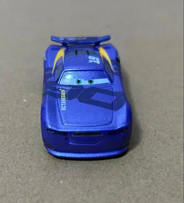 토미카 카즈 대니 슈와베츠