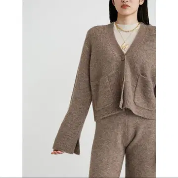 [ Mila Owen ] 포켓 부착 짧은 기장 골지 니트 가디건