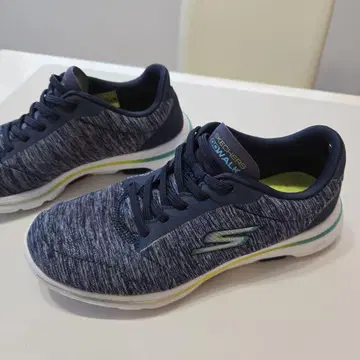 SKECHERS 네이비 스니커즈