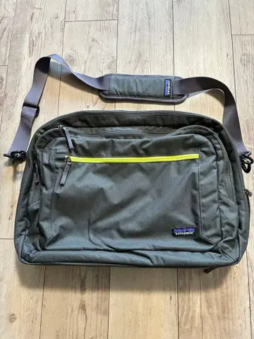 새상품 Patagonia 그레이 숄더백