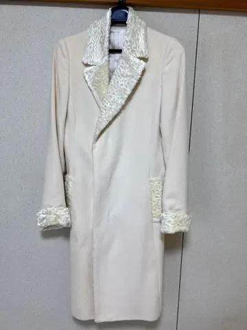 Pinky&Dianne 크림색 롱 코트