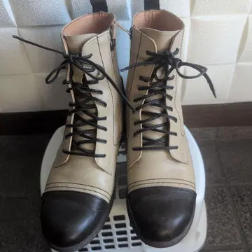 가격 인하 베네쉬 (착용감에 감동합니다) 레이스업 부츠 235B