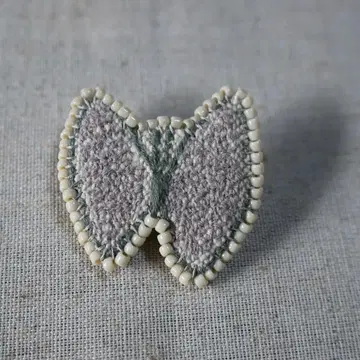 미나 페르호넨 핸드메이드 브로치 나비